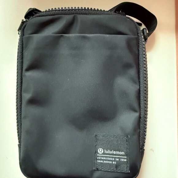 Easy Access Crossbody BLK ONE SIZE - Picture 6 of 7
